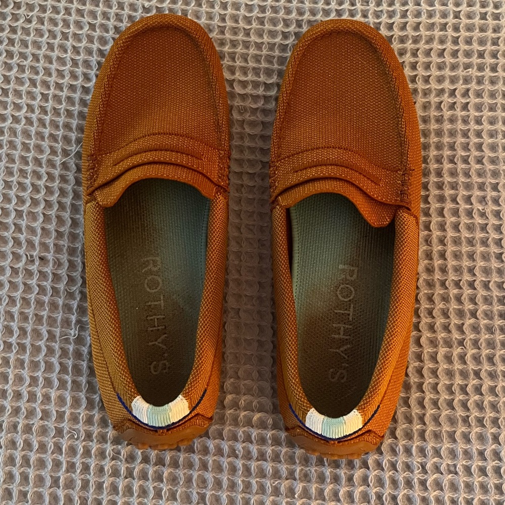Excellent pre owned Rothy’s Driver style loader in Cognac. 8.5.
